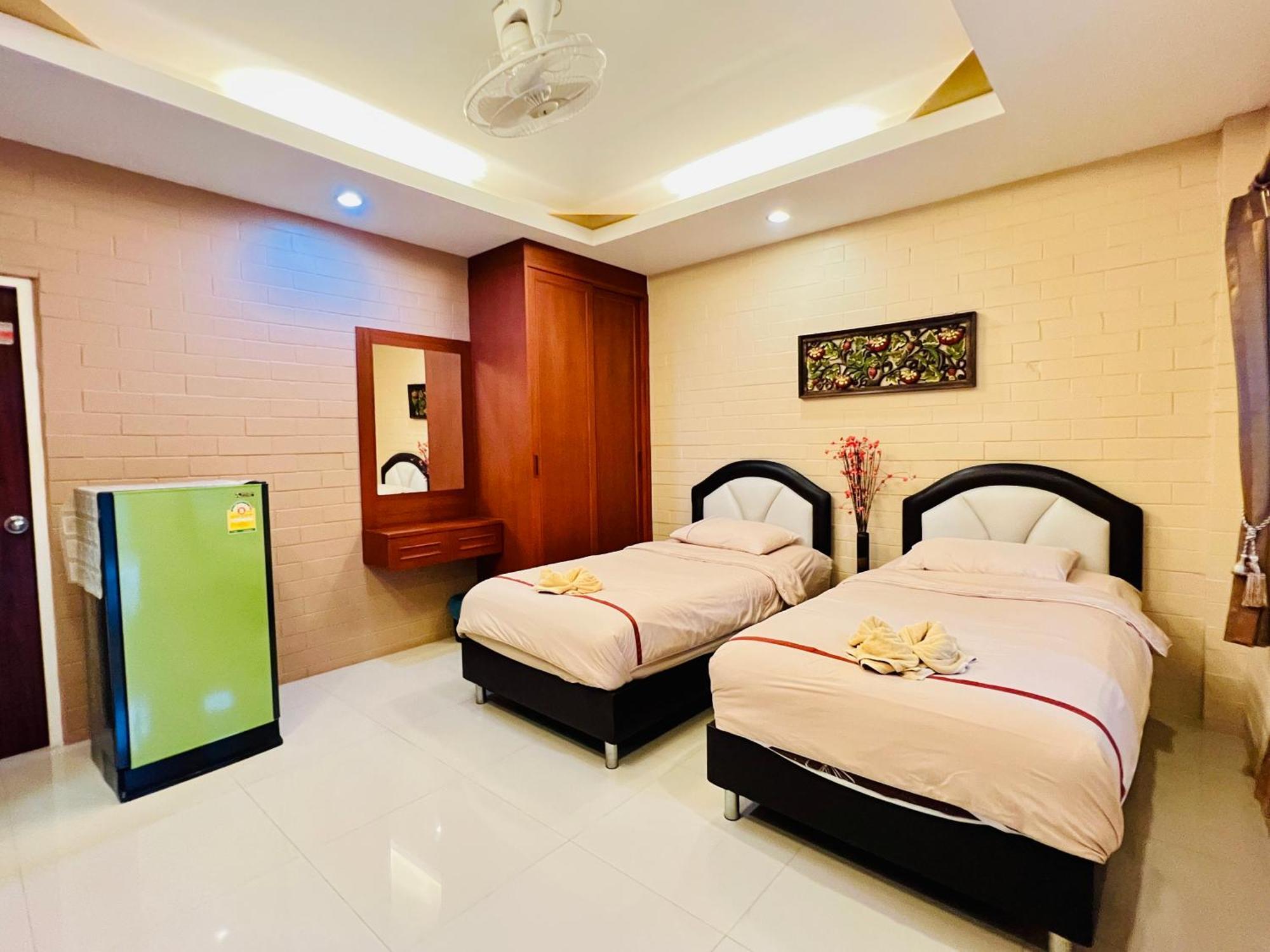 Benwadee Resort Pattaya Ban Pong  Exterior photo